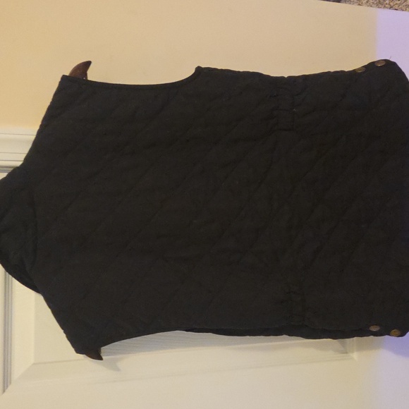 Elegant Black Quilted Vest for Women - Picture 4 of 4